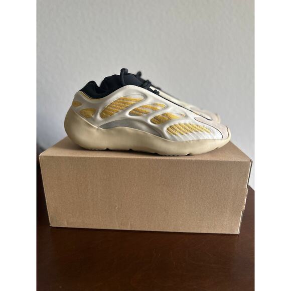 Adidas Yeezy Boost 700 “Safflower” – Size 10 – Brand New